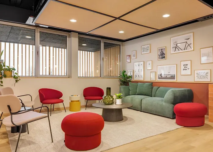 Maxhotel Amsterdam Airport Schiphol - Recently Renovated Hoofddorp